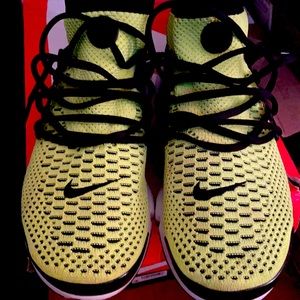 Nike air presto flyknit ultra Volt/black